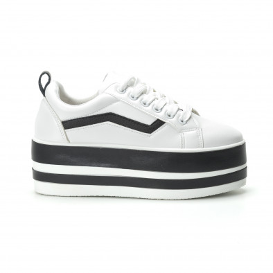 Γυναικεία λευκά sneakers με πλατφόρμα και μαύρες λωρίδες it250119-99 2