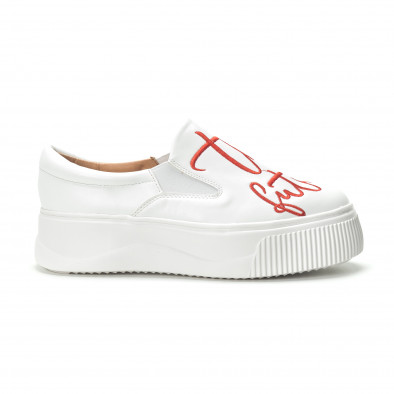 Slip- on γυναικεία λευκά sneakers με κόκκινη επιγραφή it250119-43 2