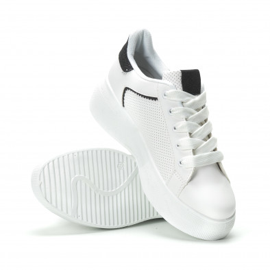 Γυναικεία λευκά sneakers  με λεπτομέρειες από μαύρη χρυσόσκονη it250119-81 4
