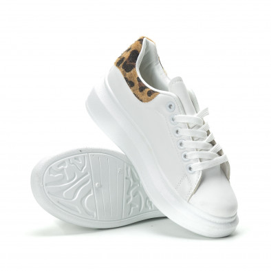 Γυναικεία λευκά sneakers με λεοπάρ λεπτομέρεια it250119-94 4