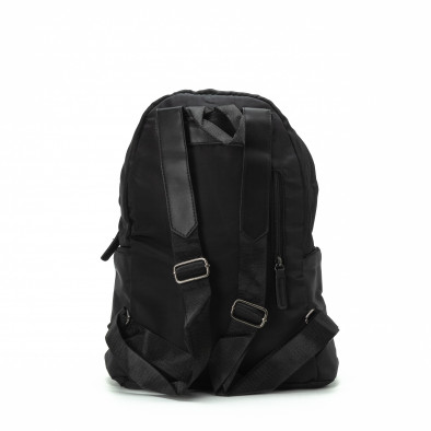 Μαύρη τσάντα πλάτης με δίχρωμη ρίγα στην τσέπη it290818-25 4