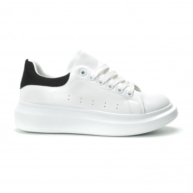 Γυναικεία λευκά sneakers με μαύρη λεπτομέρεια it250119-93 2