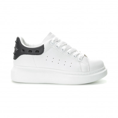 Γυναικεία λευκά sneakers με μαύρη λεπτομέρεια και τρουκς it270219-11 2