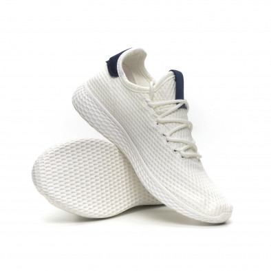 Ανδρικά λευκά αθλητικά παπούτσια με μπλέ λεπτομέρεια ελαφρύ μοντέλο it040619-5 4