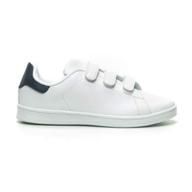 Ανδρικά λευκά sneakers με μπλε λεπτομέρεια και αυτοκόλλητα it230519-15 2