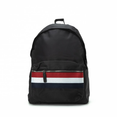 Μαύρη τσάντα πλάτης με τρίχρωμη ρίγα στην τσέπη it290818-24 2
