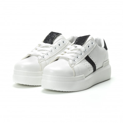 Γυναικεία λευκά sneakers με διακοσμητικές λεπτομέρειες it250119-47 3