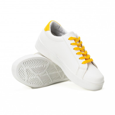 Γυναικεία λευκά sneakers με κίτρινα κορδόνια και κόκκινες λεπτομέρειες it150818-60 4