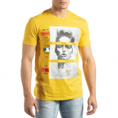 Ανδρική κίτρινη κοντομάνικη μπλούζα με νεον απλικέ it150419-67 2