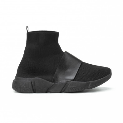Ανδρικά μαύρα Slip-on αθλητικά παπούτσια με δερμάτινη λεπτομέρεια it150818-2 2
