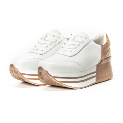 Γυναικεία λευκά sneakers με πλατφόρμα και χρυσές λεπτομέρειες it150818-71 3