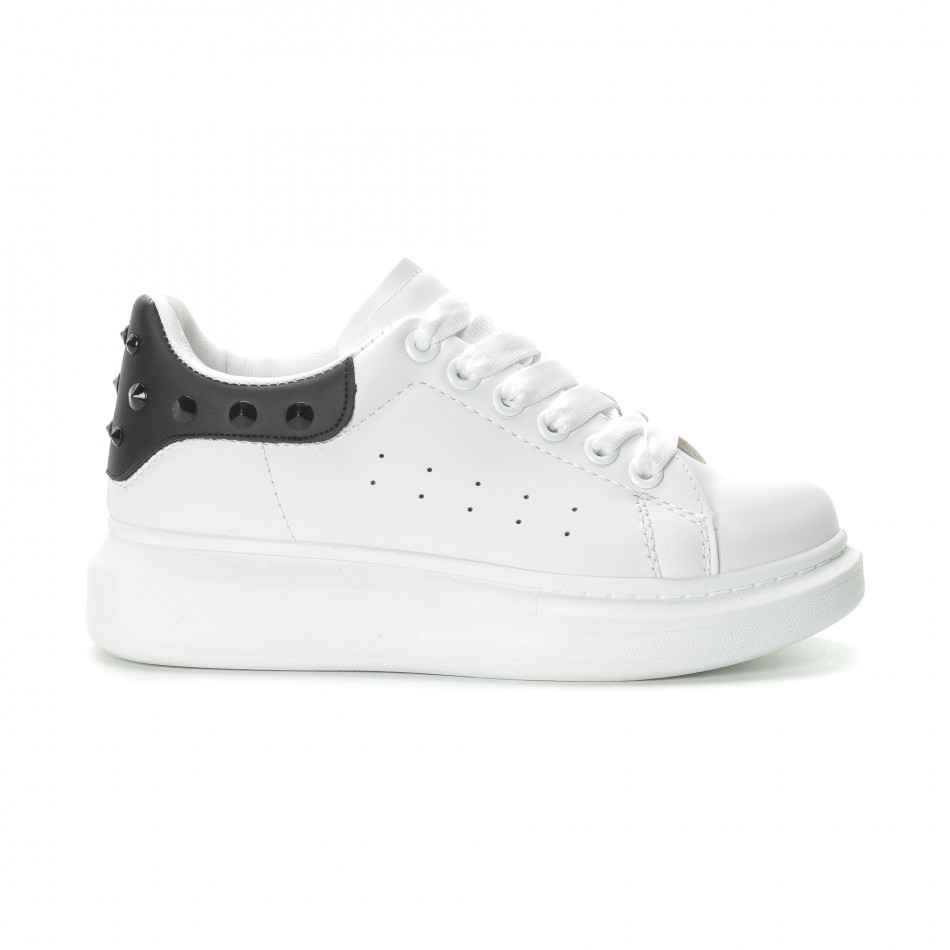 Γυναικεία λευκά sneakers με μαύρη λεπτομέρεια και τρουκς it270219-11