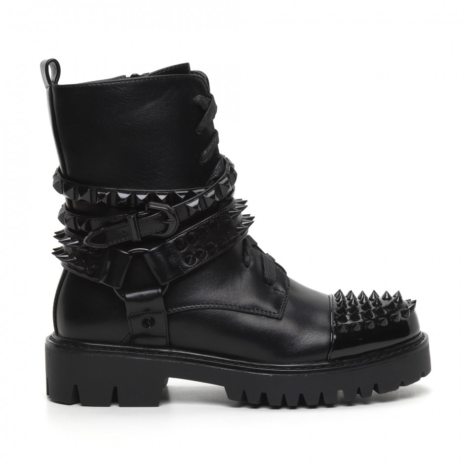 Γυναικεία μαύρα μποτάκια σε ροκ στυλ από δερματίνη it260919-891