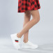 Γυναικεία λευκά sneakers με διακοσμητική λεπτομέρεια it250119-90 2