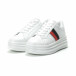 Γυναικεία λευκά sneakers με διακοσμητική λεπτομέρεια it250119-90 4