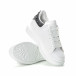 Γυναικεία λευκά sneakers με μαύρη λεπτομέρεια και τρουκς it270219-11 4