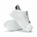 Γυναικεία λευκά sneakers με λεπτομέρειες από λουστρίνι it250119-83 4