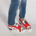 Γυναικεία λευκά sneakers από οικολογικό δέρμα με σχέδια και κόκκινες λεπτομέρειες it240118-50 2