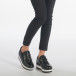 Γυναικεία μαύρα sneakers από οικολογικό δέρμα με ασπρόμαυρη πλατφόρμα it240118-41 2