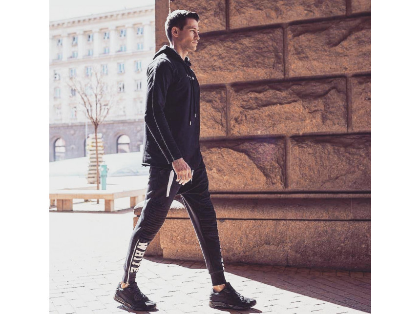 Do you dare to wear a tracksuit at work or center?