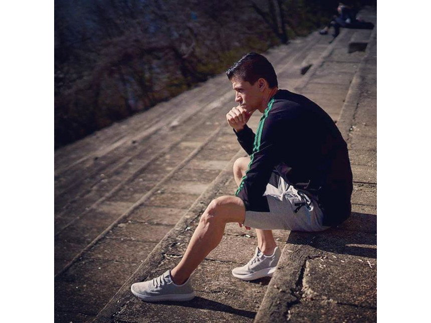 How to keep the white short pants in the summer when you seat